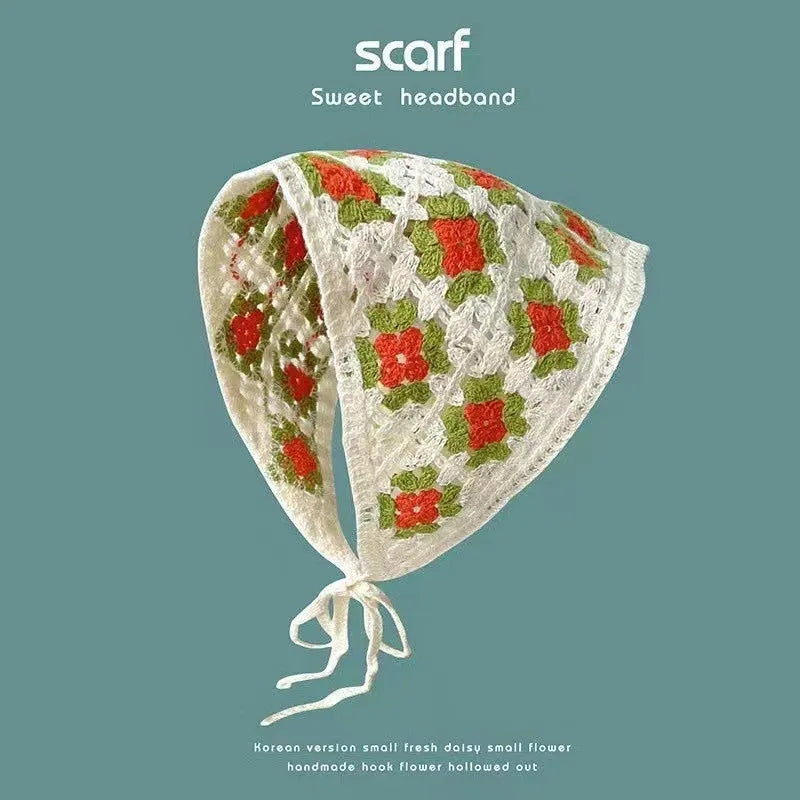 French retro triangle shawl in floral pattern, 100% cotton, 120cm sides for headscarf or neck wrap