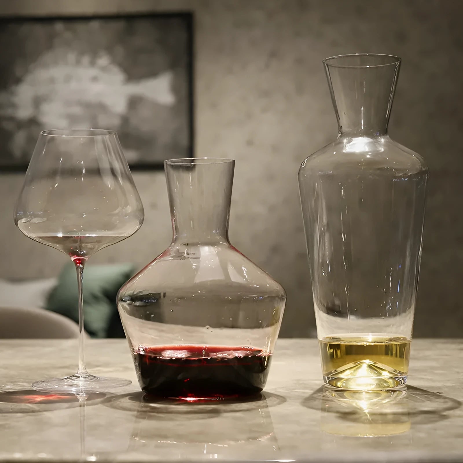 Crystal glass wine decanter with liquor divider for red wine serving