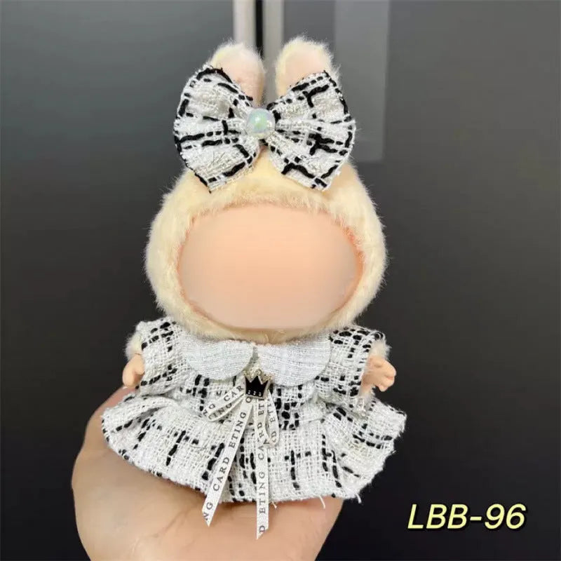 Plastic doll costume for 17cm vinyl figurine with multiple style options and measurement specifications