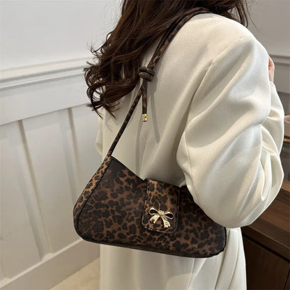 Large capacity casual women's handbag in PU leather with sandwich pocket, shown in khaki colour