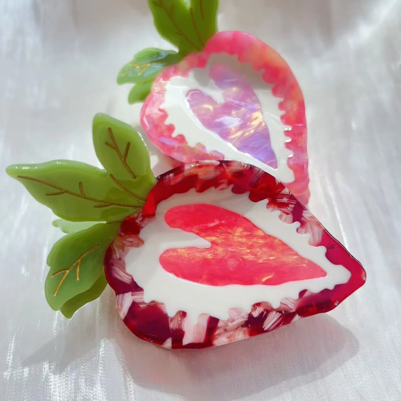 Handmade strawberry hairpin in red or pink colour, pastoral-style design for female users