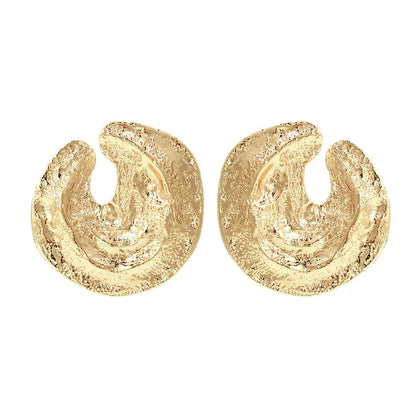 Geometric women's earrings with irregular pleating and concave-convex texture in gold colour