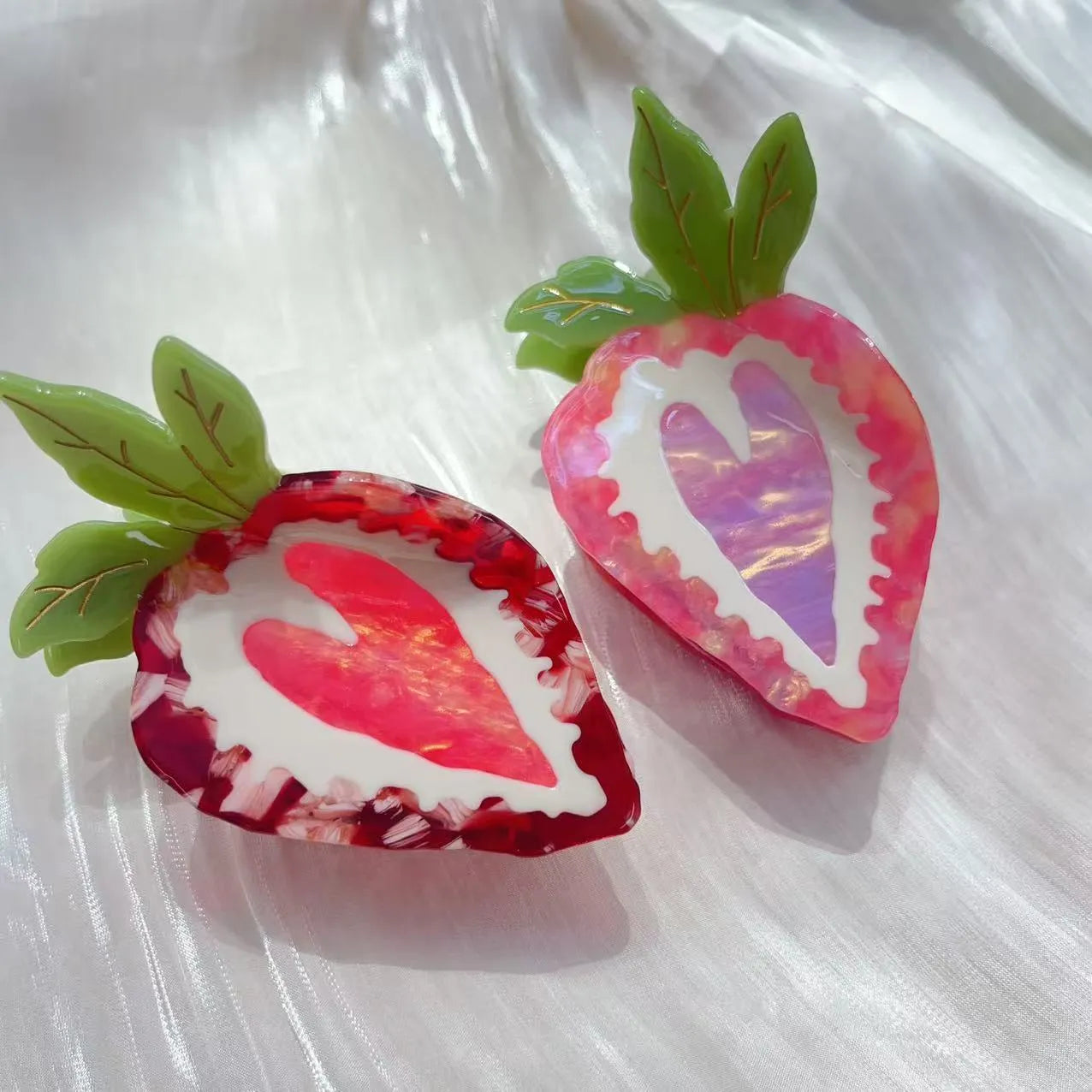 Handmade strawberry hairpin in red or pink colour, pastoral-style design for female users