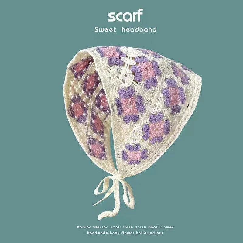 French retro triangle shawl in floral pattern, 100% cotton, 120cm sides for headscarf or neck wrap