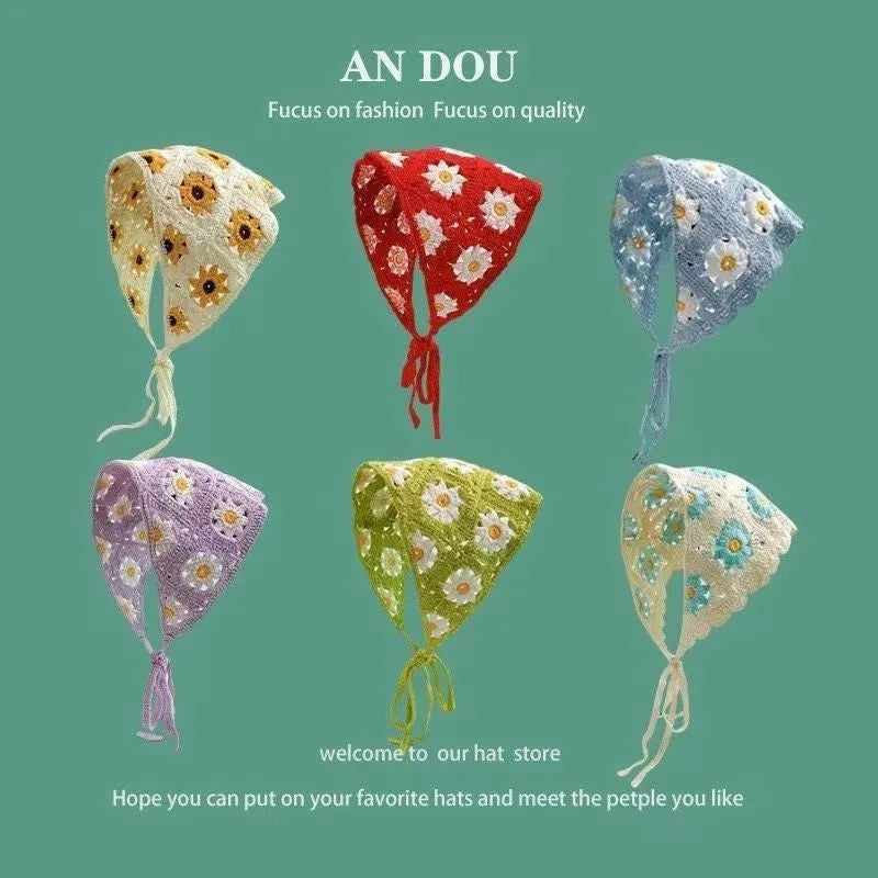 French retro triangle shawl in floral pattern, 100% cotton, 120cm sides for headscarf or neck wrap