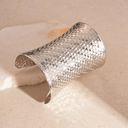 Women's vintage exaggerated oval metal bracelet in gold or silver tone, showing large 6.5 x 9.7 cm dimensions.