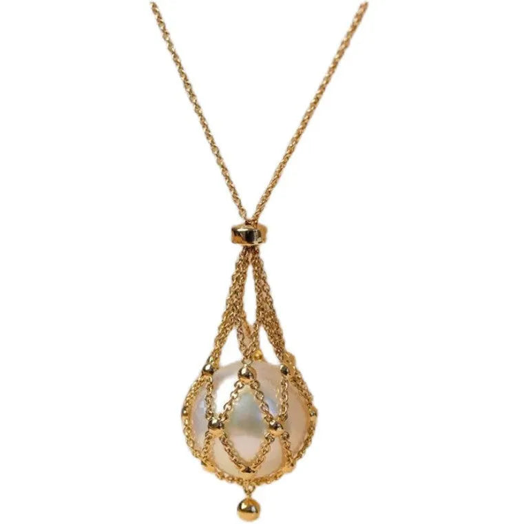 Retro court style net pocket necklace with gold plastic beads and alloy O ring chain