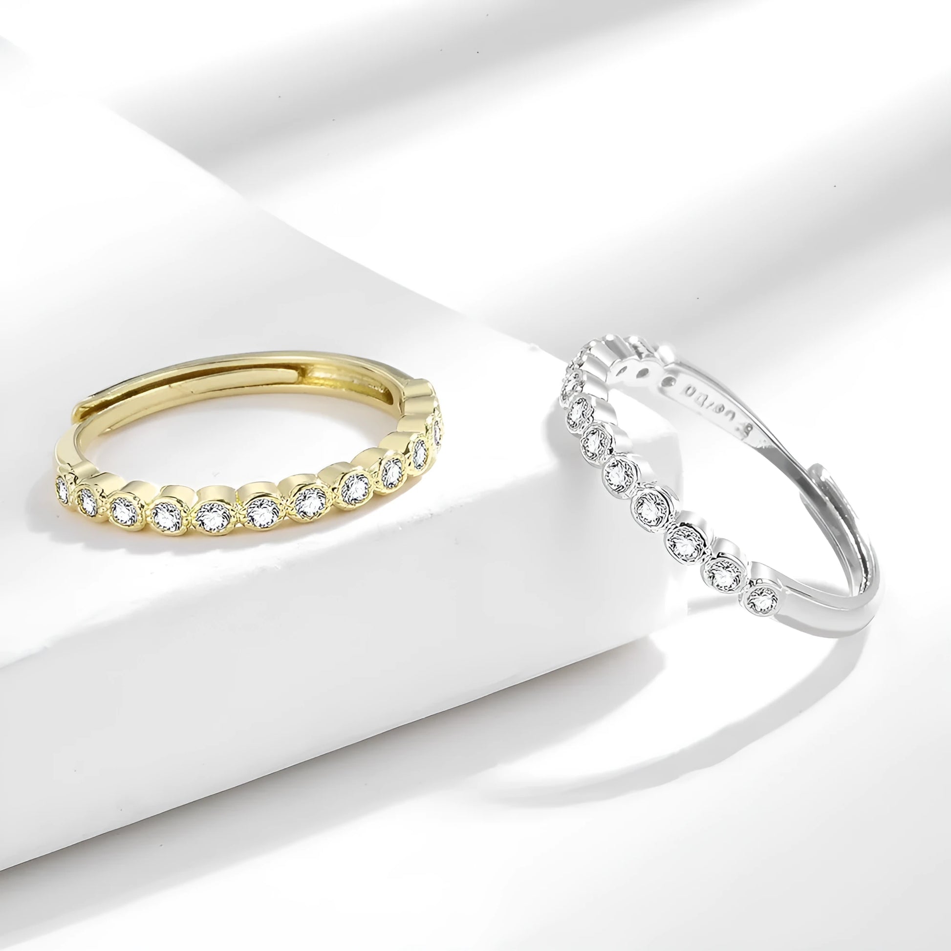 Women's Korean style geometric open mouth ring with diamond tail design in electroplated copper