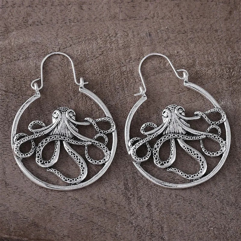 Vintage antique silver octopus earrings made from zinc alloy for unisex wear.