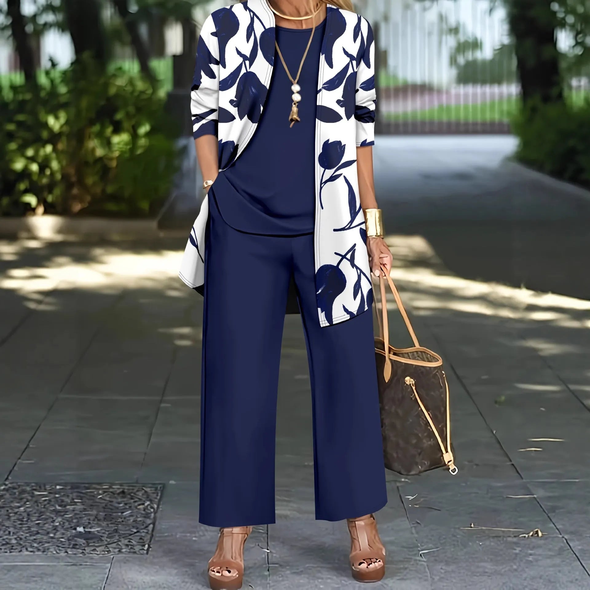 Women's three-piece casual suit with coat, vest, and trousers in Japanese-Korean style