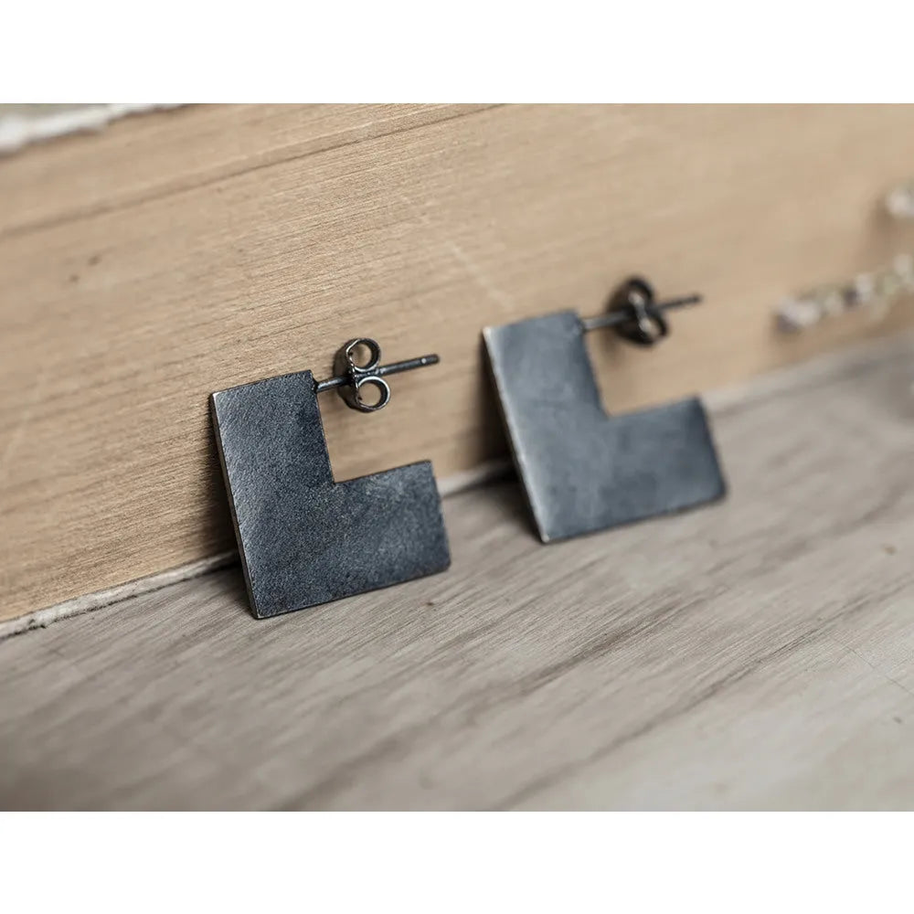 Square geometric silver earrings with oxidation black finish, 16mm diameter minimalist design
