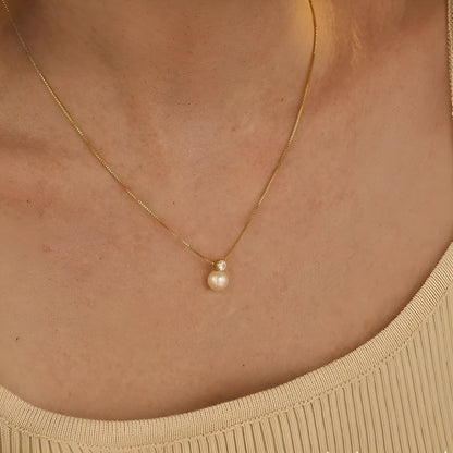 Women's stainless steel necklace with pearl zircon pendant in gold or steel colour options