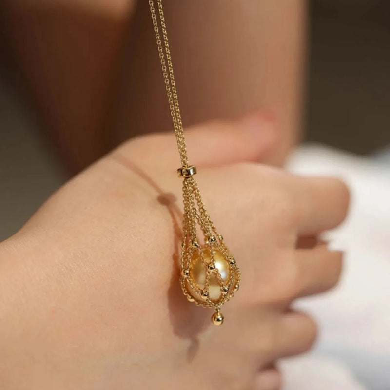 Retro Court Style Net Pocket Necklace with Gold Plastic Beads on Alloy O Ring Chain, Heart U and Geometric Pendants for Women, Gold or Silver Finish