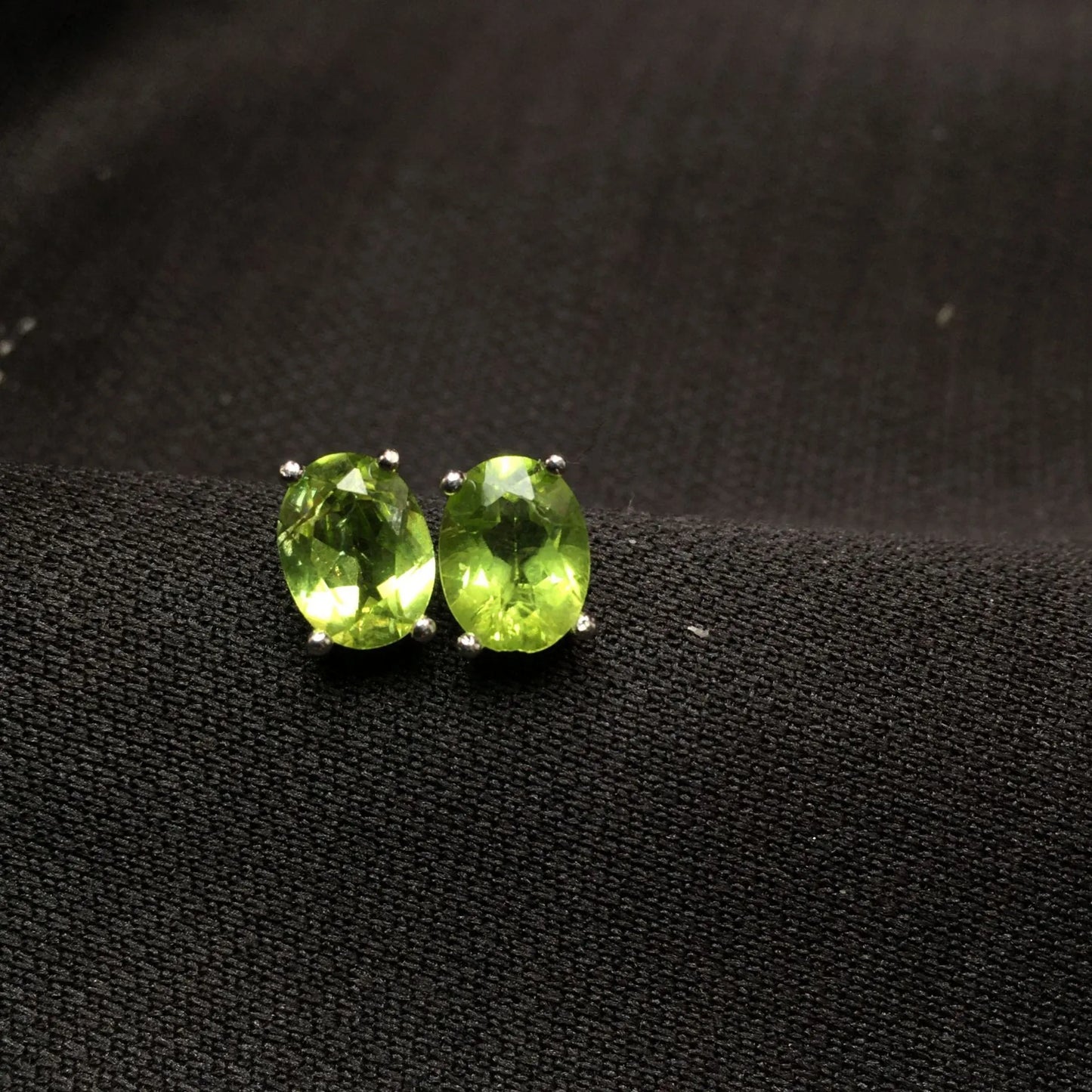 Natural grass green olivine stud earrings in S925 silver with geometric faceted 6×8mm stones