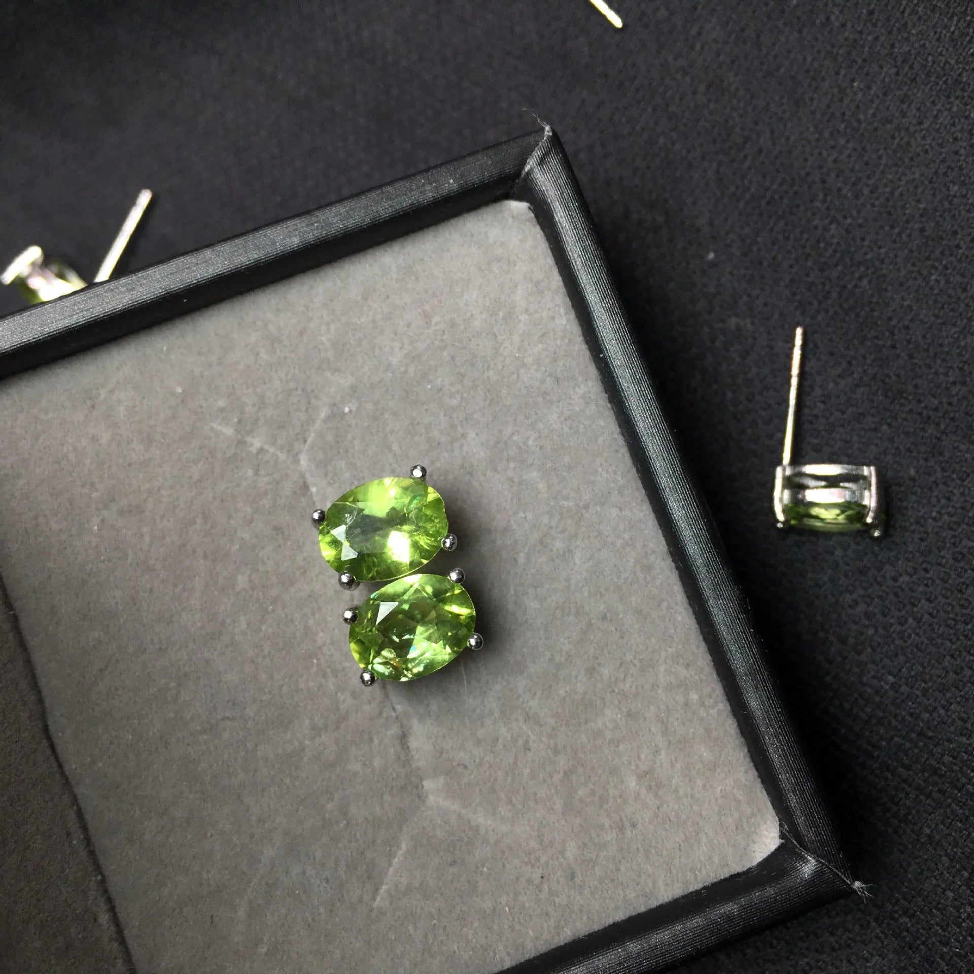Natural grass green olivine stud earrings in S925 silver with geometric faceted 6×8mm stones