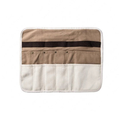 Durable, organised portable picnic tableware storage bag with multiple compartments for utensils
