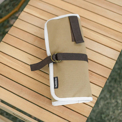 Durable, organised portable picnic tableware storage bag with multiple compartments for utensils