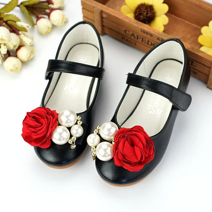 A pair of children's shoes in a unique and stylish Korean-inspired design, featuring a microfiber leather upper and a comfortable, durable beef tendon sole.