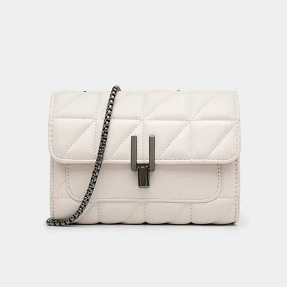 Chic Leather Chain Shoulder Bag in Black - Timeless British Elegance and Sophistication