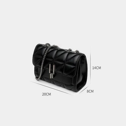 Chic Leather Chain Shoulder Bag in Black - Timeless British Elegance and Sophistication