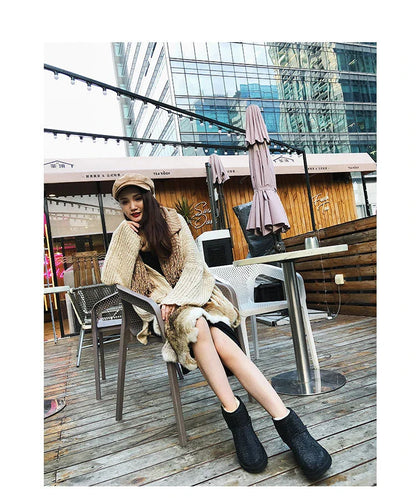 Rhinestone-embellished snow boots for women with durable rubber soles and warm insulation