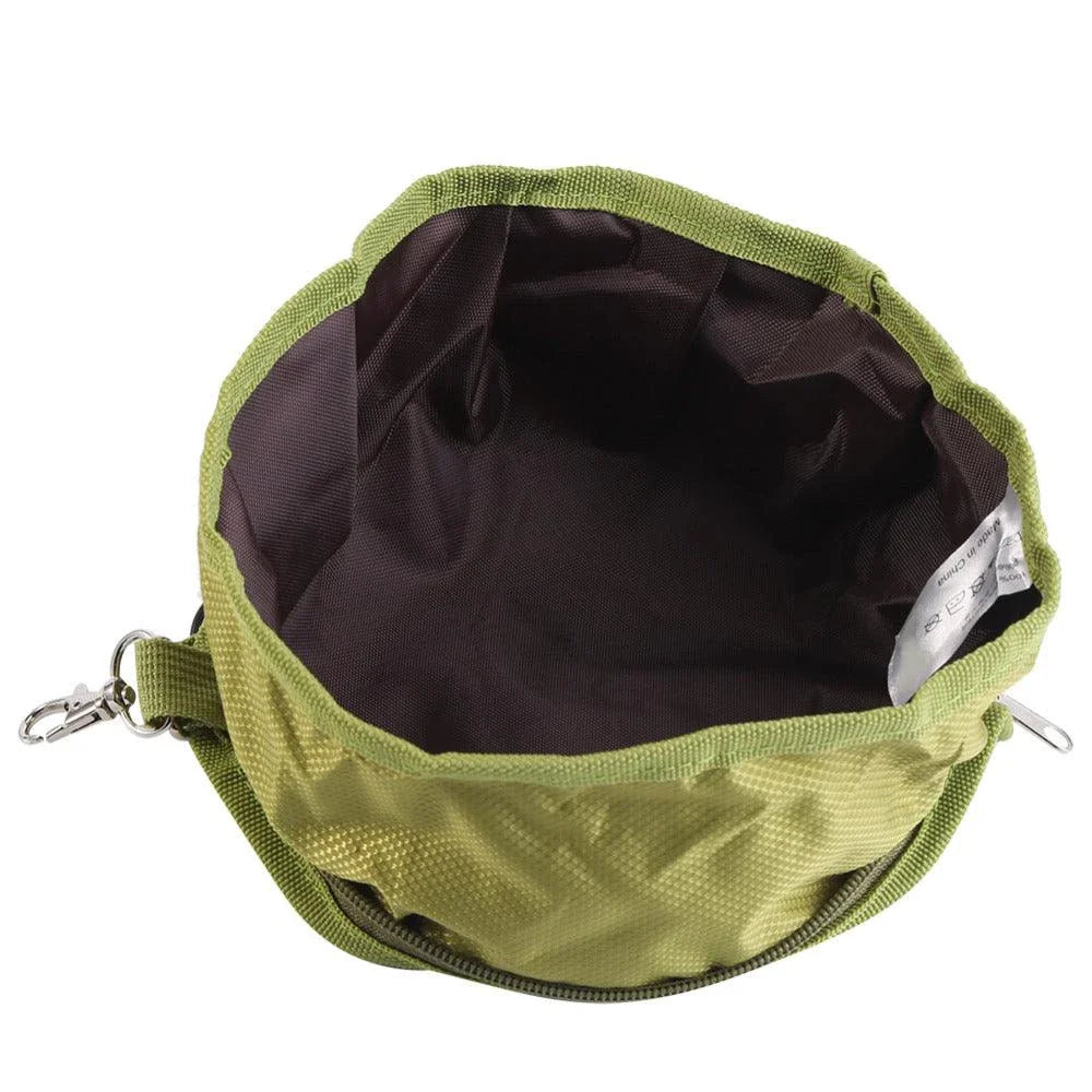 Collapsible pet bowl made of polyester, available in various colours, for outdoor adventures and activities with pets