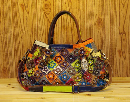 Stylish and durable colour-matching leather messenger bag with zipper closure and adjustable strap