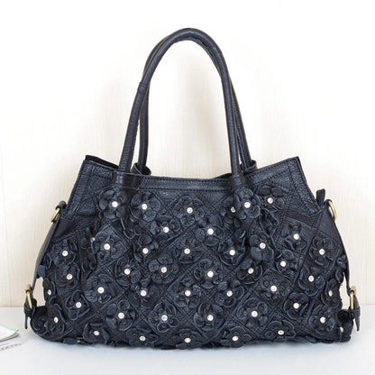 Stylish and durable colour-matching leather messenger bag with zipper closure and adjustable strap