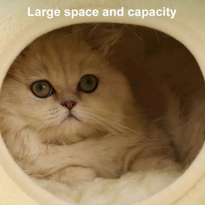 Cosy and whimsical pet bed in frog-inspired design for small cats and dogs