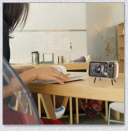 Retro TV Phone Holder & Bluetooth Speaker - Stylish Vintage-Inspired Smartphone Stand and Wireless Speaker