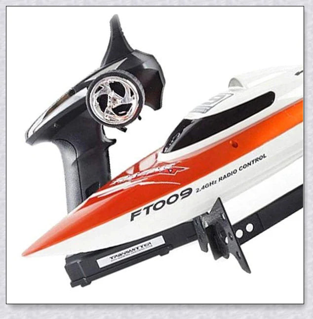 RC Speed Turbo Racing Boat - High-speed remote-controlled boat with sleek design and powerful performance