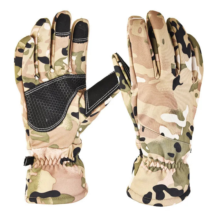 Outdoor tactical ski gloves with touch screen fingertips and anti-slip palm grip in camouflage colour