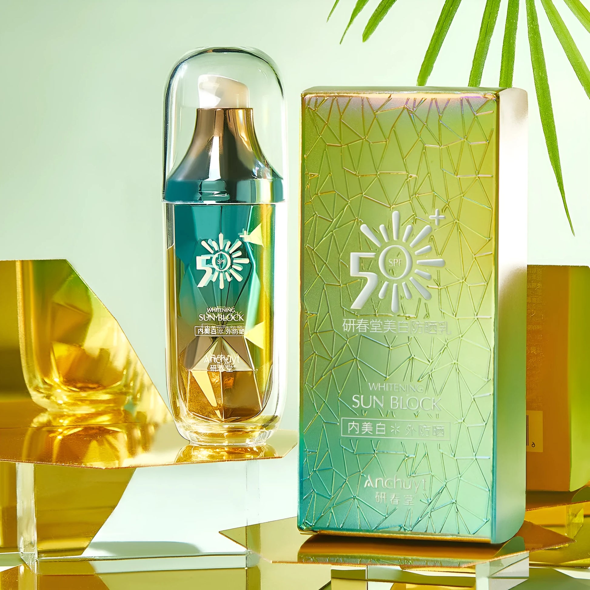 40g tube of SPF50 moisturising and refreshing sunscreen cream