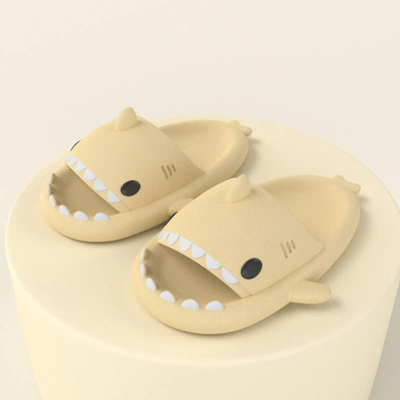 Cozy shark-themed slippers made of premium EVA material for indoor and outdoor wear
