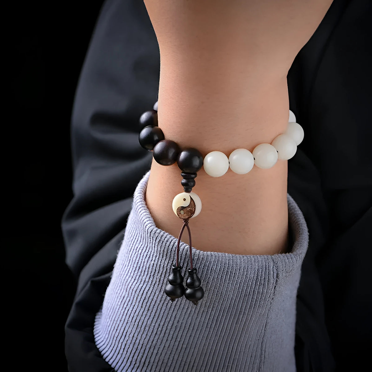Handcrafted White Corypha Umbraculifera Blackwood bead bracelet with eight-diagram pattern