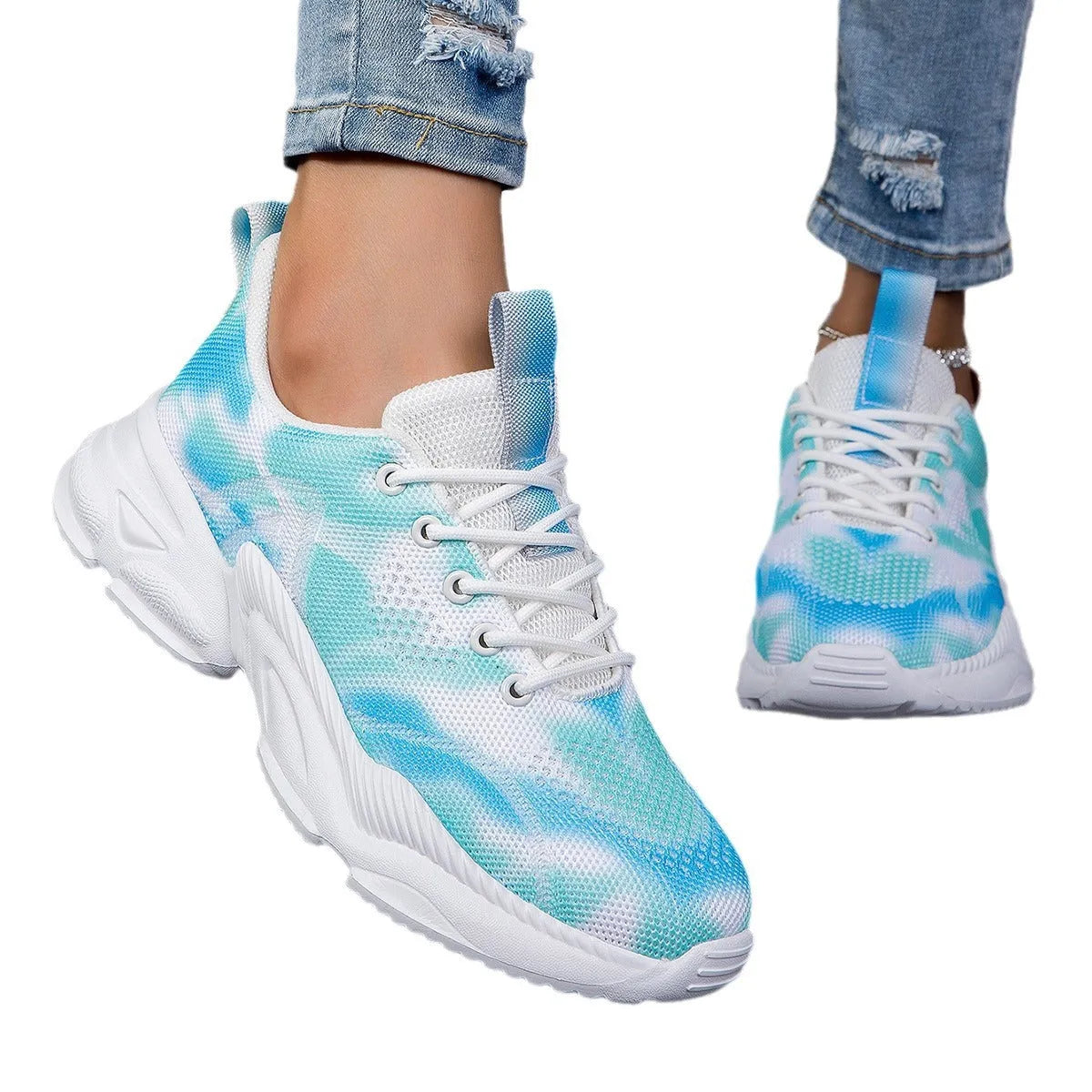 Casual flower sneakers in white blue with flyknit upper, mesh lining, lace-up front, low top, flat heel.