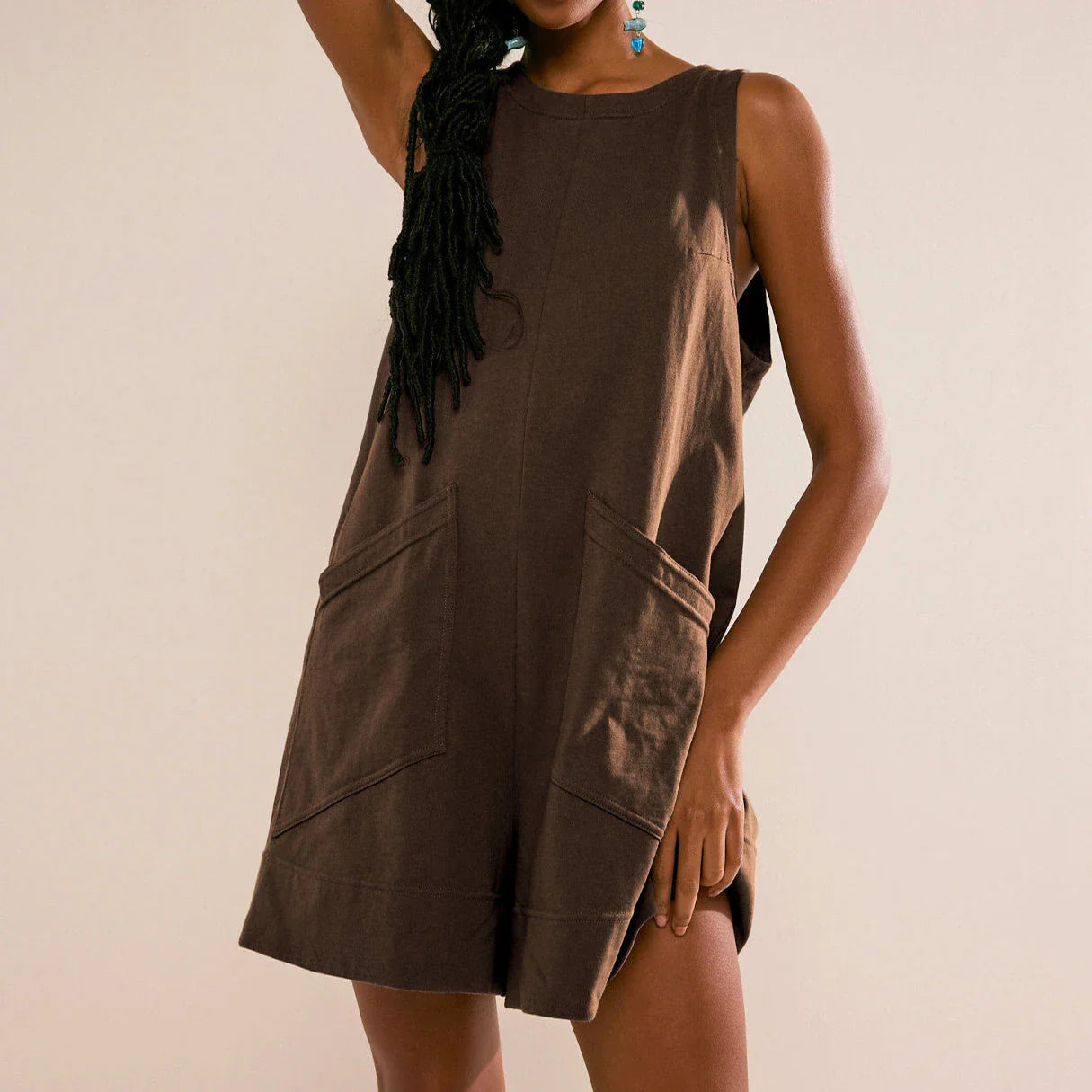 Stylish loose cargo jumpsuit with pockets in various colors, perfect for summer casual and beach wear