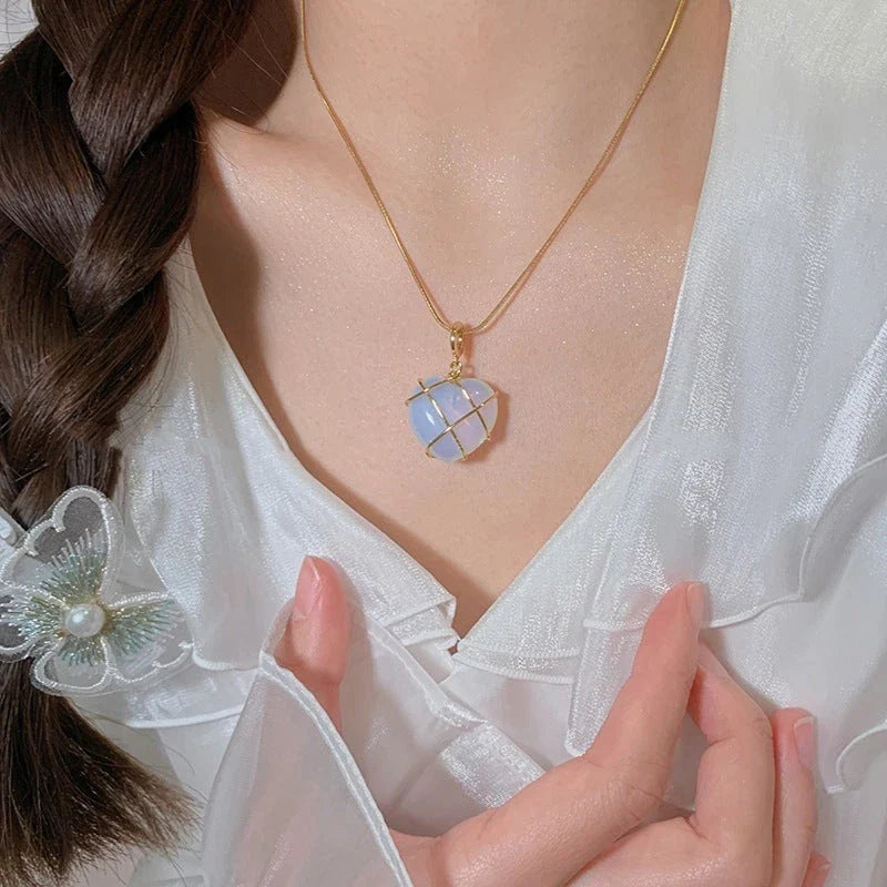 Elegant gold-plated moonstone necklace with a heart-shaped pendant, perfect for fashionable women and girls