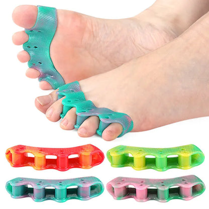 Five-hole SEBS toe separator in colour gradient, average size, for overlapping toes and daily leisure use