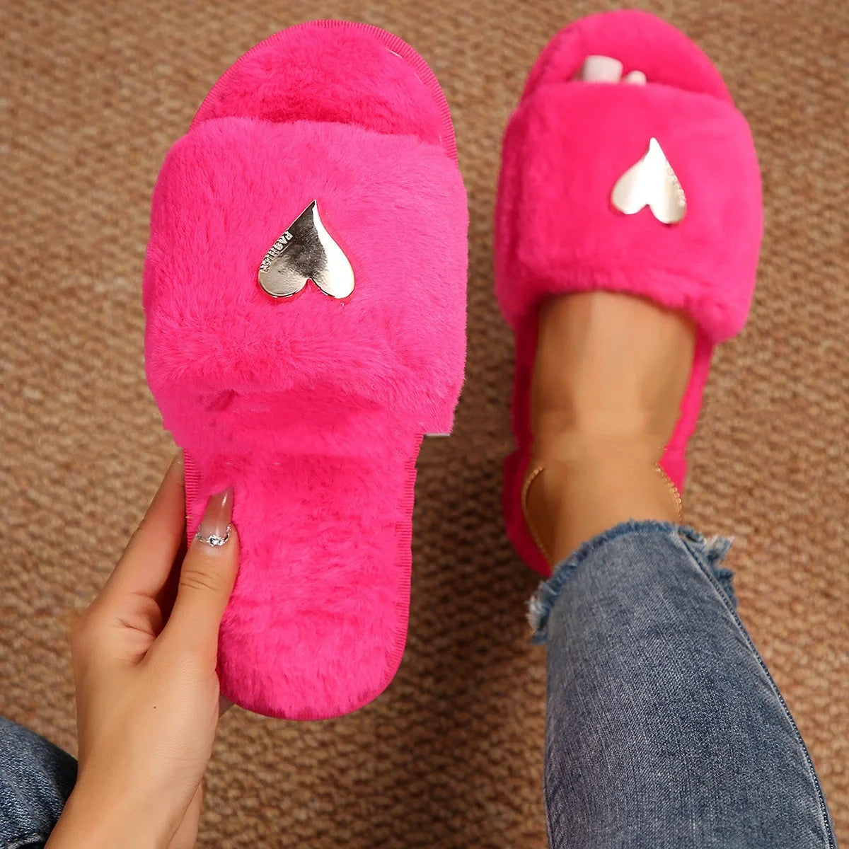 Cosy faux fur slippers for women with heart pendant in various colours
