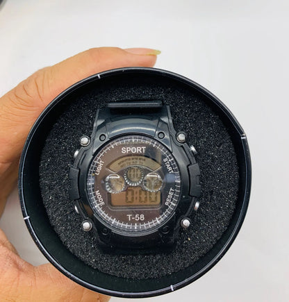 Children's digital electronic watch with multiple functions and 10m waterproof rating