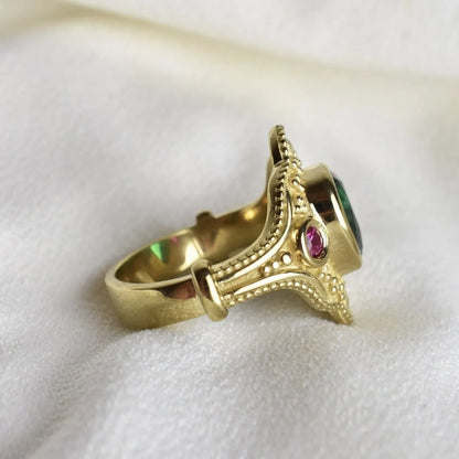 Women's gold-plated geometric ring in golden lvzuan colour with alloy construction and electroplating treatment