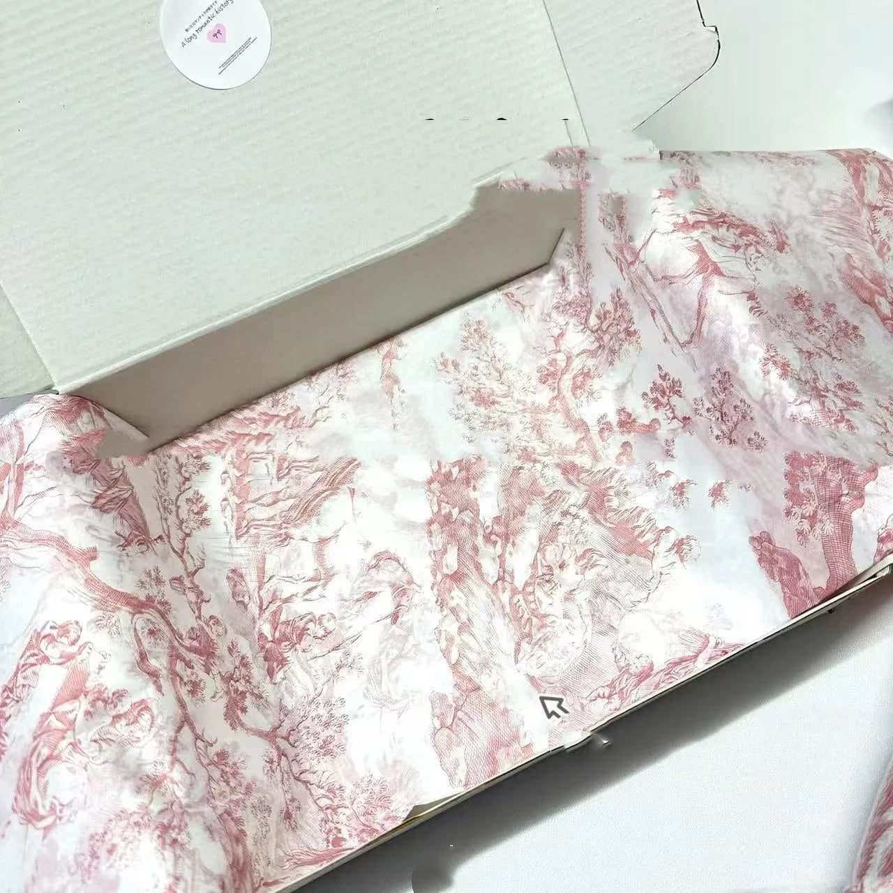 French Mg tissue paper in Pink Purple and Purplish Purple colours measuring 50x70cm with retro style design
