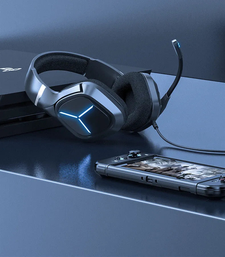 Black head-mounted PS4 gaming headset with 3.5mm straight plug, 2.2m cable, and 50mm speakers