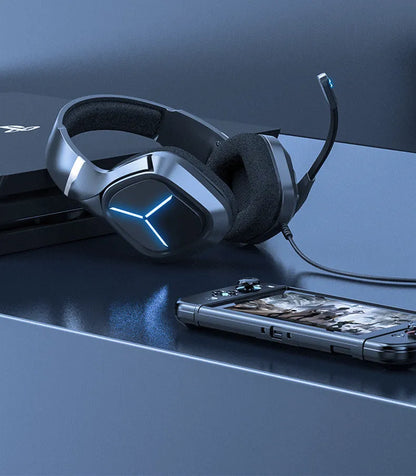 Black head-mounted PS4 gaming headset with 3.5mm straight plug, 2.2m cable, and 50mm speakers