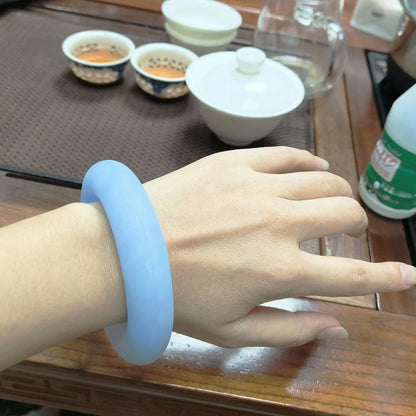 PVC fabric hanging ice cooling neck ring in blue colour for outdoor sports heatstroke prevention.