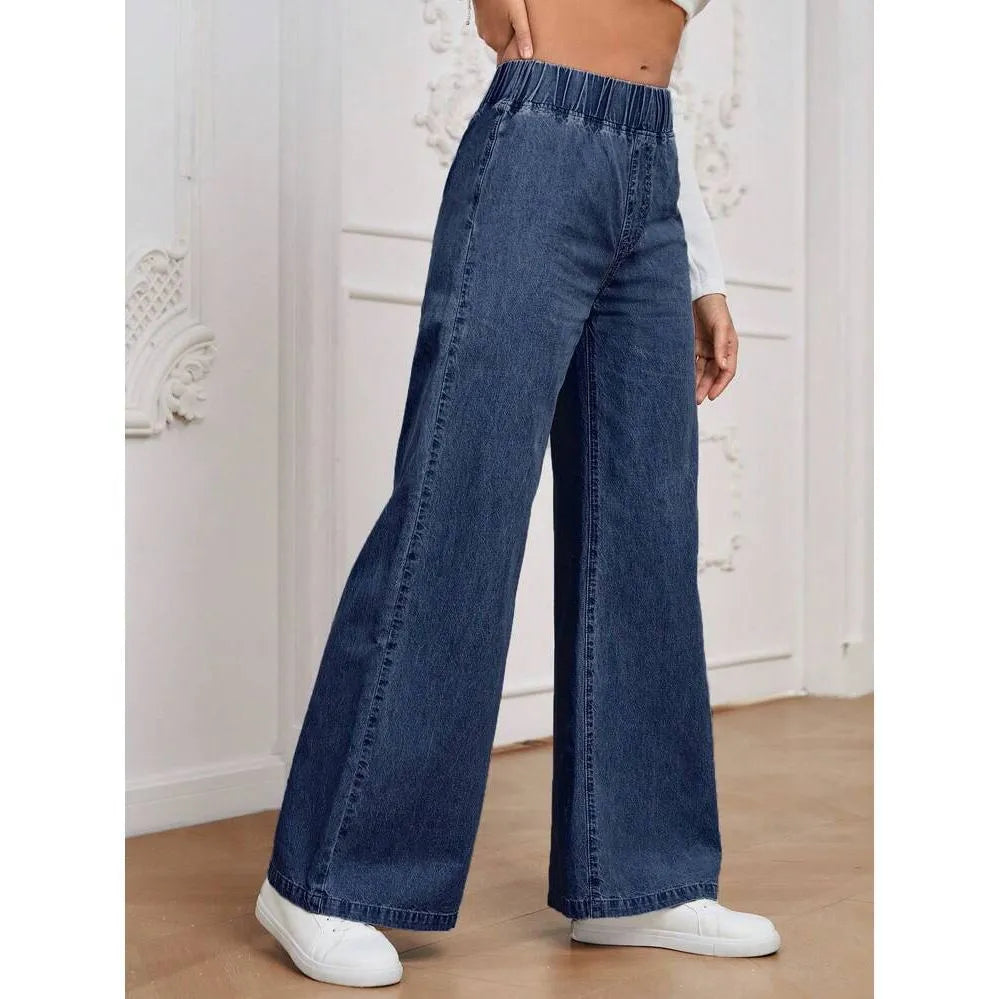 Wide-leg plus size denim trousers in light blue washed colour with straight cut and mid-waist design
