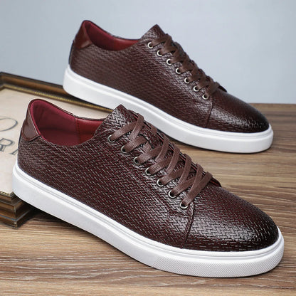 Men's black low-top business leather shoes with a leather toe cap and rubber sole