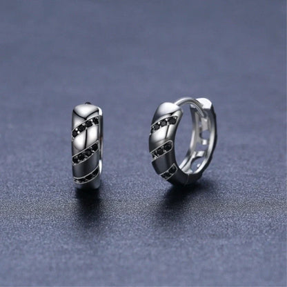 Retro copper round earrings for women, showcasing timeless elegance and sophistication.