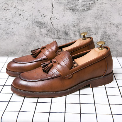 Men's casual leather shoes in black or brown with PU upper, PU sole and round toe, sizes 38-47
